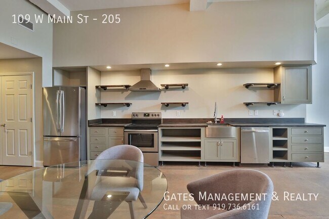 Photo - 109 W Main St