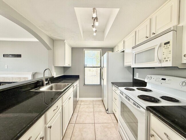 Photo - AVAILABLE NOW!! 1 Bed / 1 Bath Condo in Palm Lake in Palm Desert!