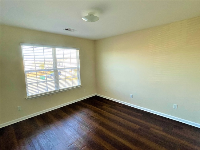 Photo - 14 Miller Park Cir