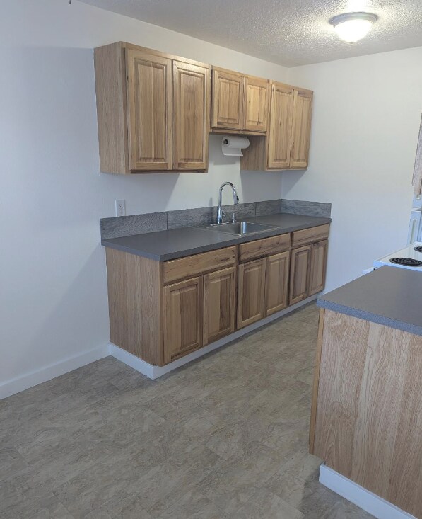 Photo - 610 Martin Way