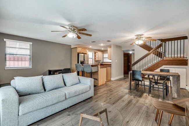 Photo - 2530 NE 9th St Unidad 1