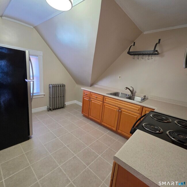 142 Oakland Terrace Unit 3