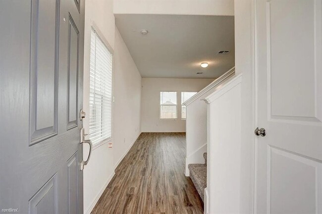 Photo - 209 Majestic Cedar Dr