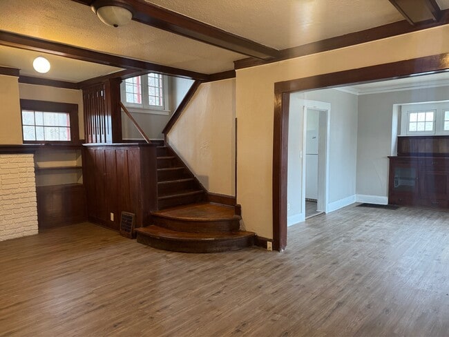 Photo - 201 N Independence Ave