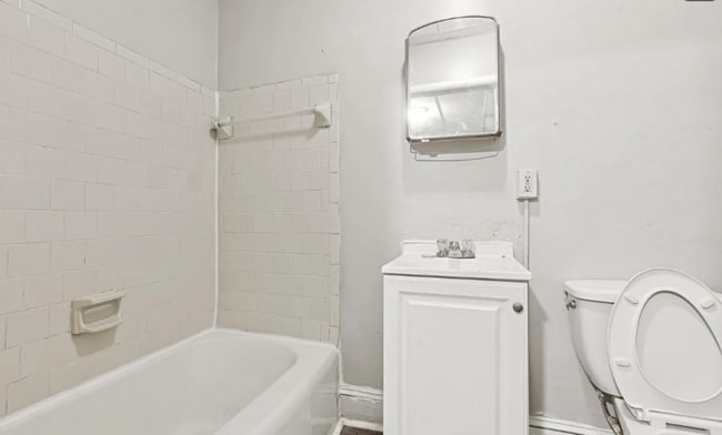 Photo - 255X W Lombard St Unit 3
