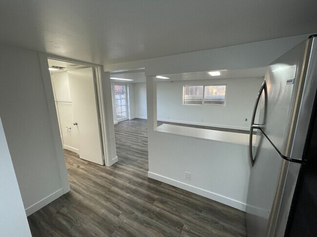 Photo - 3584 S W Temple St Unit B