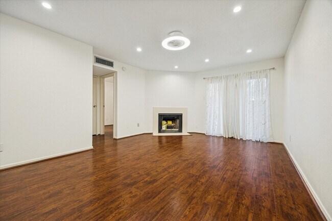 Photo - 2120 El Paseo St Unit True