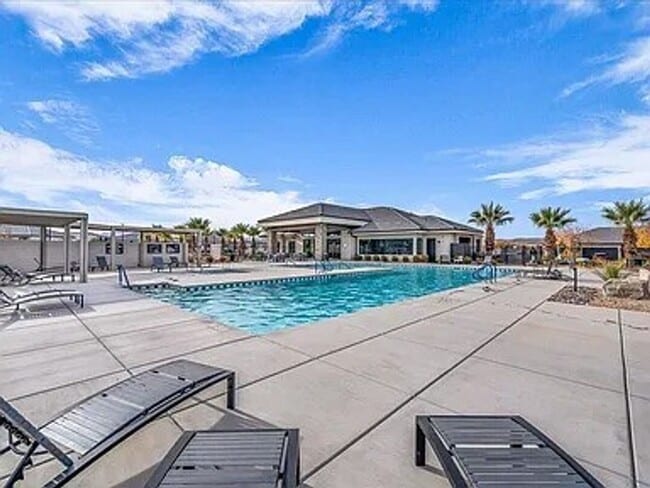 Photo - 3 Bedroom Home In 55+ Community!