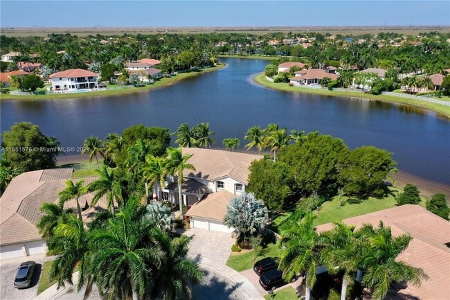 Photo - 926 Marina Dr