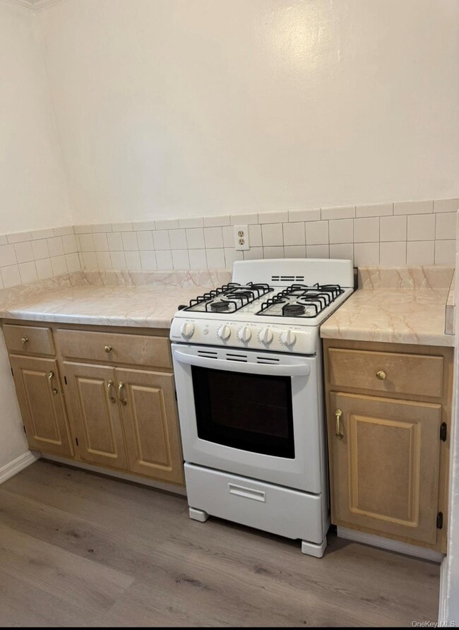 Photo - 120-33 200th St