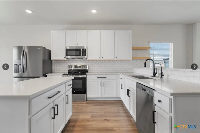 Photo - 209 Villars Dr