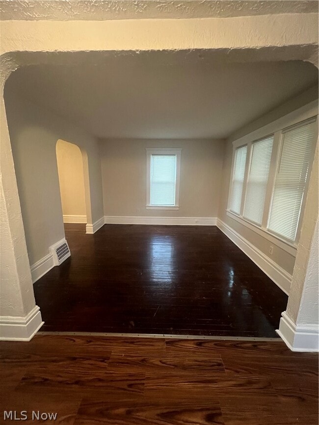 Photo - 716 Grace Ave