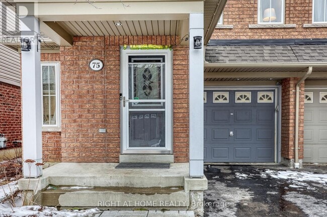 Photo - 75 Carpendale Crescent