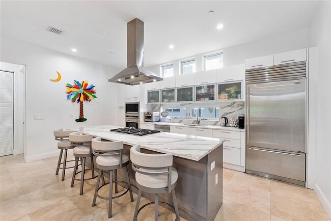 Photo - 3266 NE 15th St