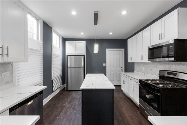 Photo - 2108 S Homan Ave Unidad 2