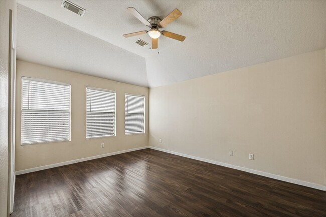 Photo - 15519 Hickory Dale St