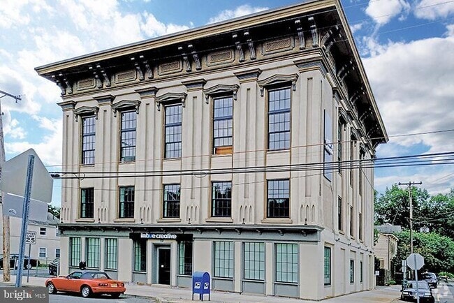 Building Photo - 71-75-75 N Main St Unit 303 Rental