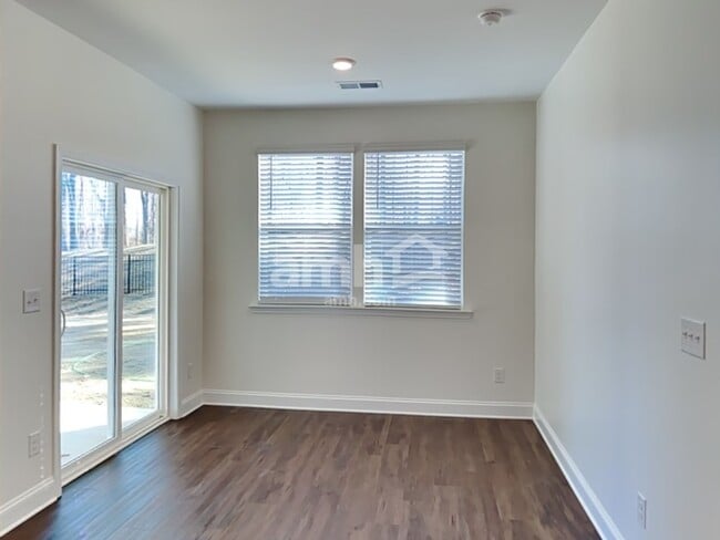 Photo - 616 Rivermist Dr