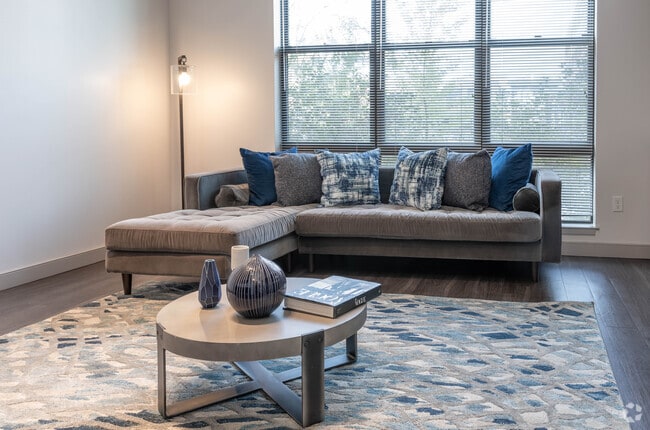 Studio - 489 SF