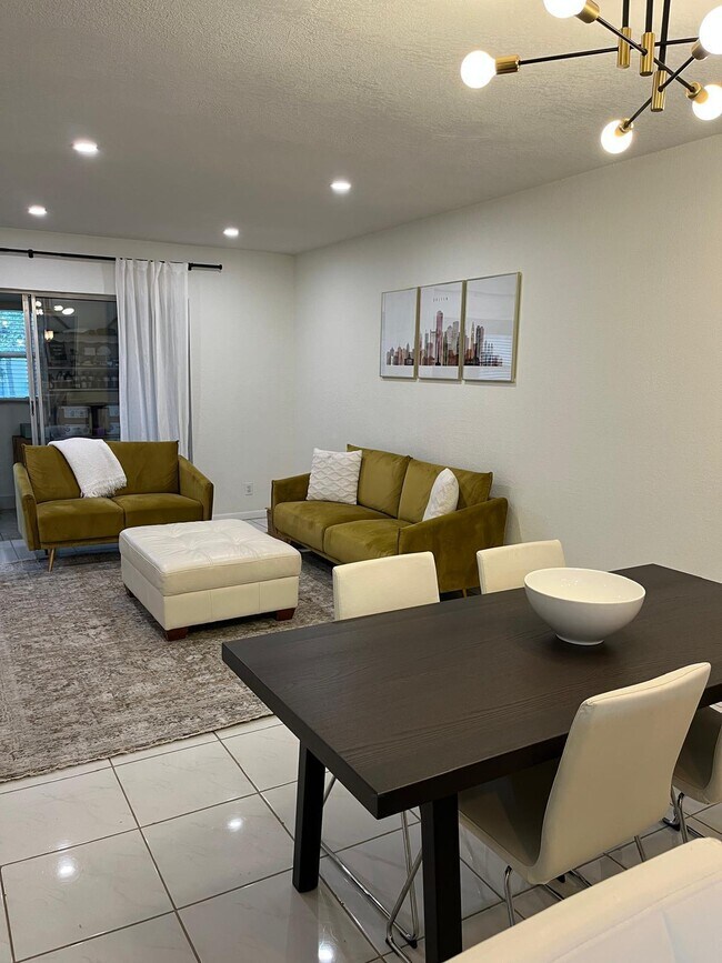 Photo - 9210 SW 3rd St Unidad 216