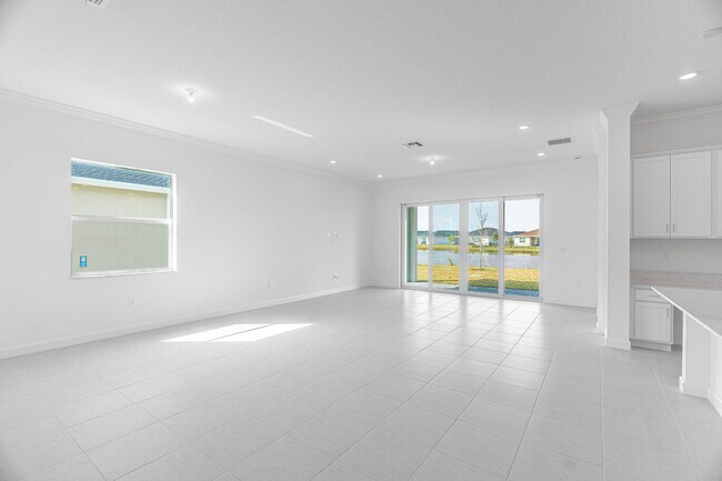 Photo - 13885 SE Riversway St