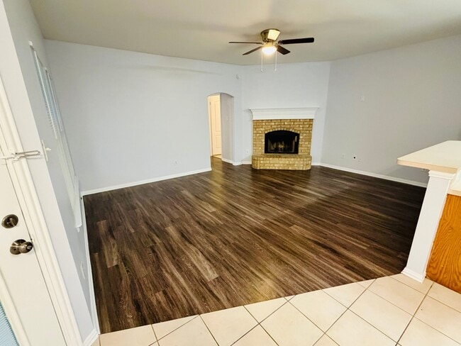 Photo - 5832 Swords Dr