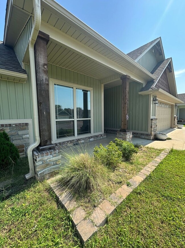 Photo - 1505 Northridge Dr E