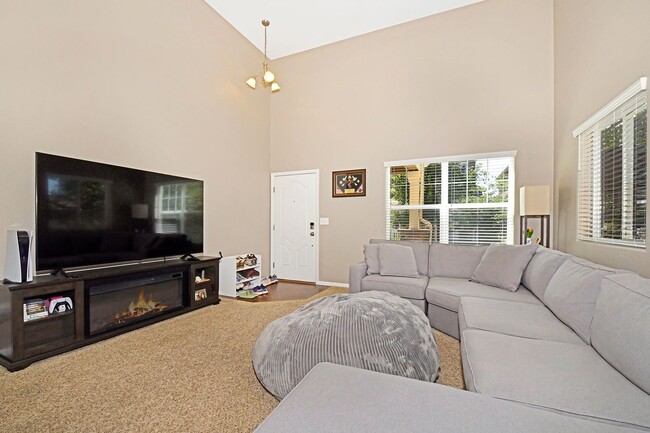 Photo - 2-Story Townhome - Excellent Condition- Mo...