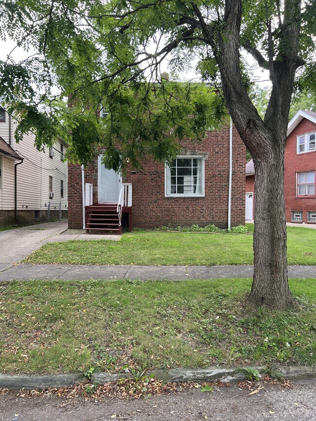 Photo - 12013 Geraldine Ave