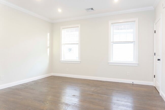 Photo - 17 Nottinghill Rd Unit 2