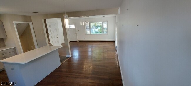 Photo - 229 Carnegie Pl