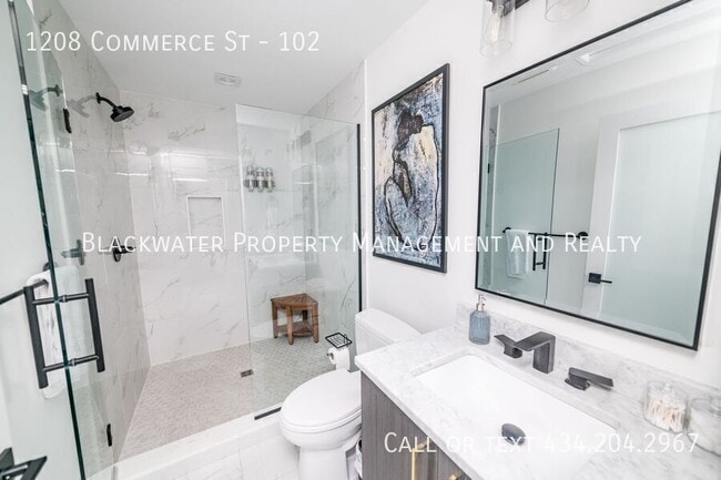 Photo - 1208 Commerce St