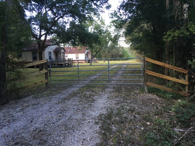 Photo - 521 County Road 192