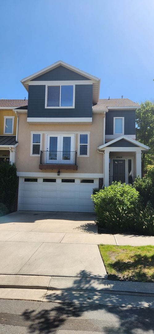 Building Photo - Luxury 3 Bedroom Plus Den in Sandy! Rental