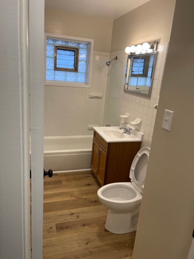 Photo - 5 Thomas Ct Unit 1E