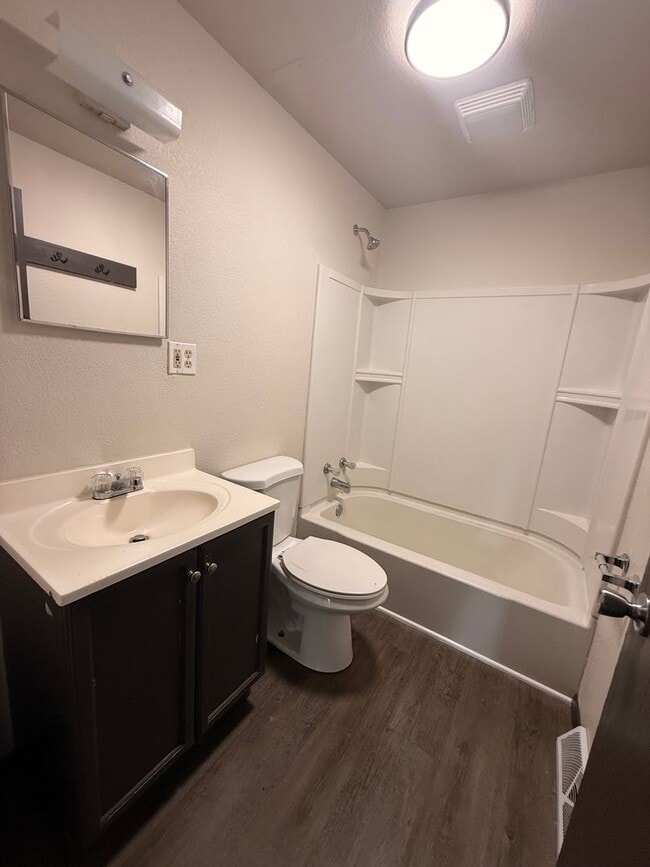 Photo - 1820 Oak St Unit 1820 Oak St #2
