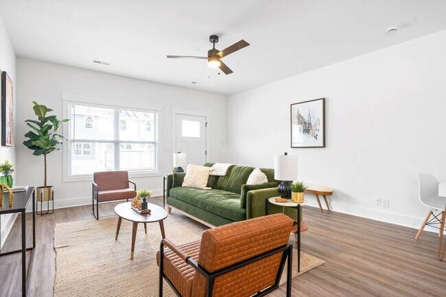 Photo - Luxury Townhome For Rent Near Billy Dunlop Park!