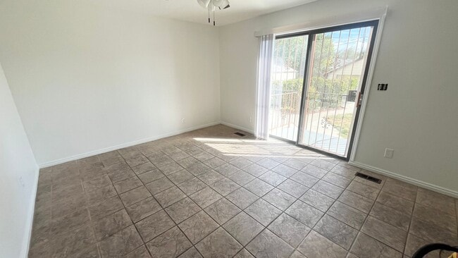 Photo - 825 W Arapahoe Ave Unit A