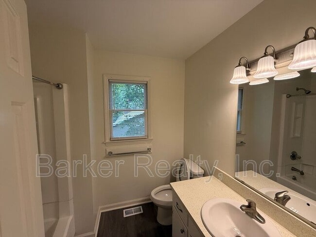 Photo - 1506 Mc Donald Ave