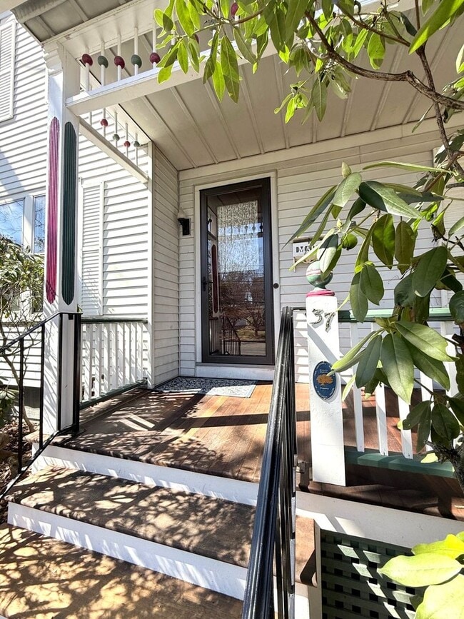 Building Photo - Tranquility on Oxford