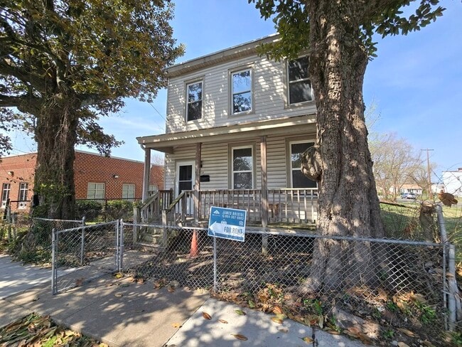 Building Photo - 1718 N 22nd St