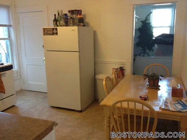 Photo - 162 Kelton St Unidad 2