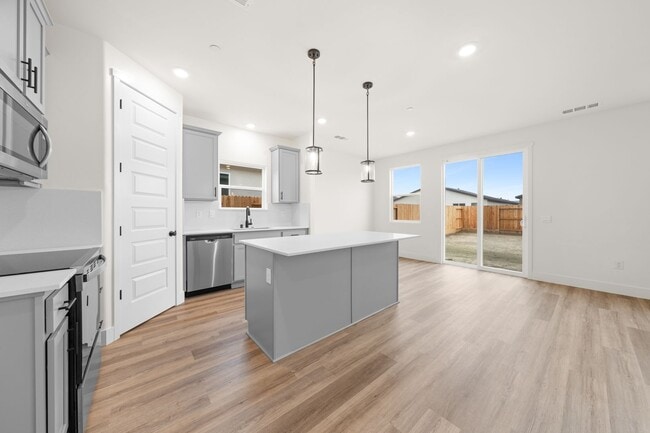 Photo - Brand New 4 Bedroom / 2 Bathroom for Lease in Southwest - Available for Immediate Move-In