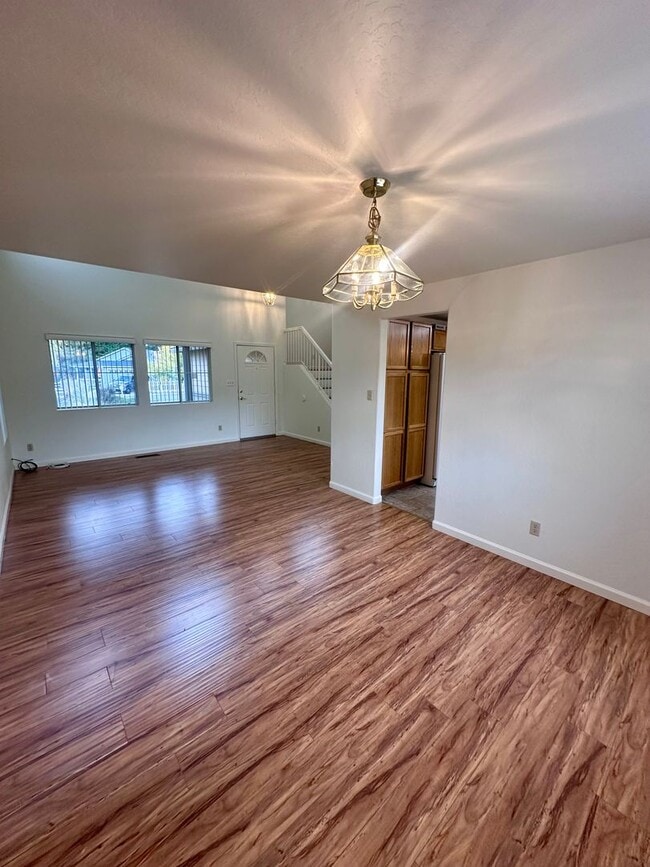 Photo - Spacious 3 Bedroom 2.5 Bath Home In NW Ren...
