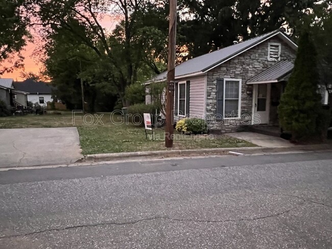 Photo - 177 S Maple St