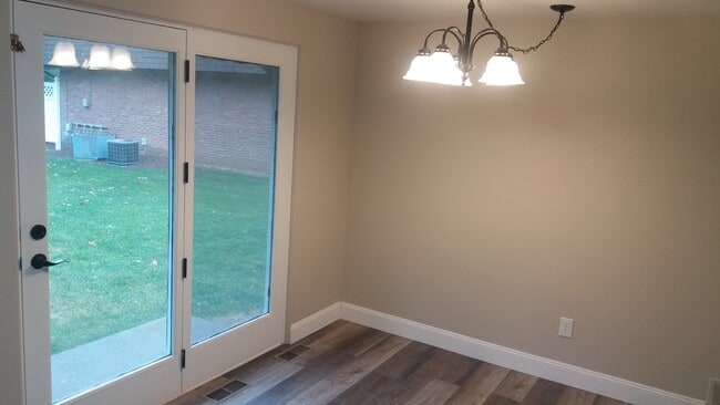 Photo - 1386 Lincoln Dr Unit B