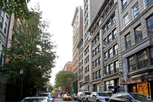 Photo - 30 W 15th St