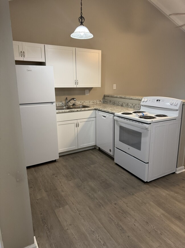 Photo - 4918 Charwood Trail NW