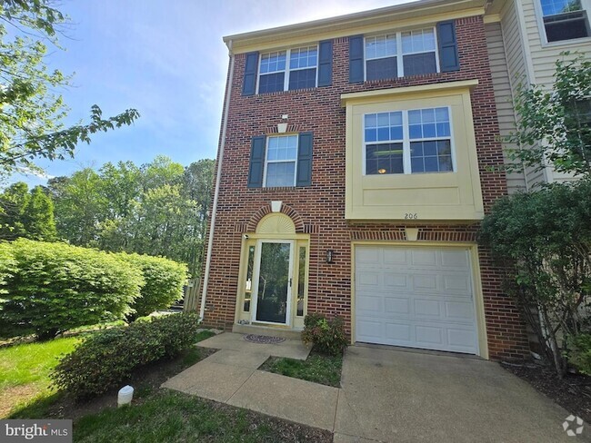 Building Photo - 206 W Park Dr Rental