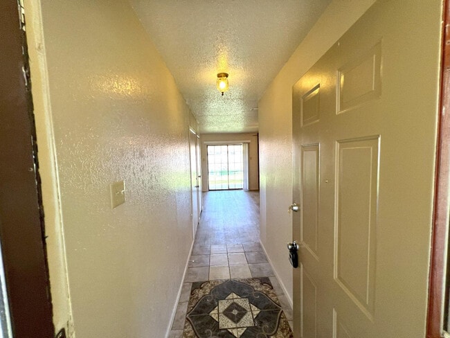 Photo - 5526 Fordham St